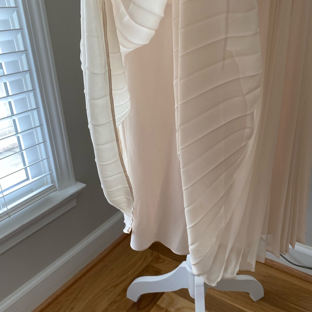 BCBGMAXAZRIA Dress. Size 2. Blush, halter, pleated, Midi dress. - Picture 6 of 9